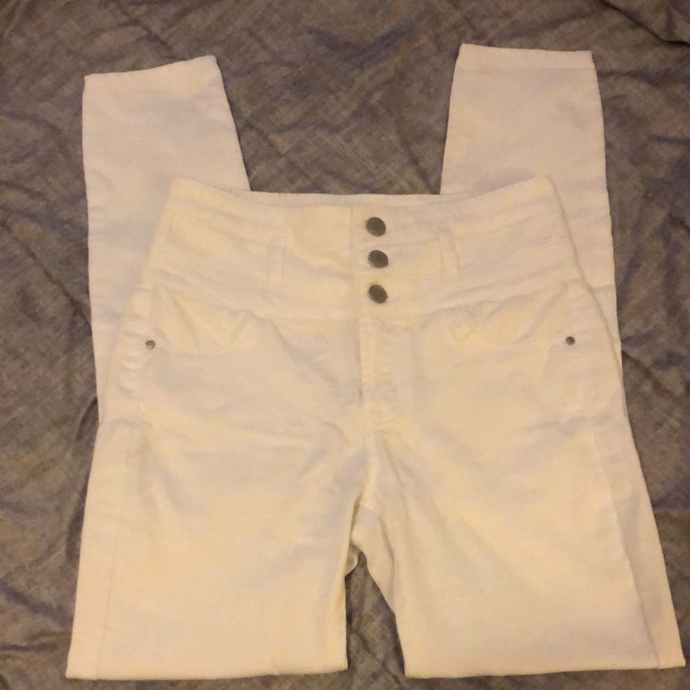 Size 2 white refuge jeans